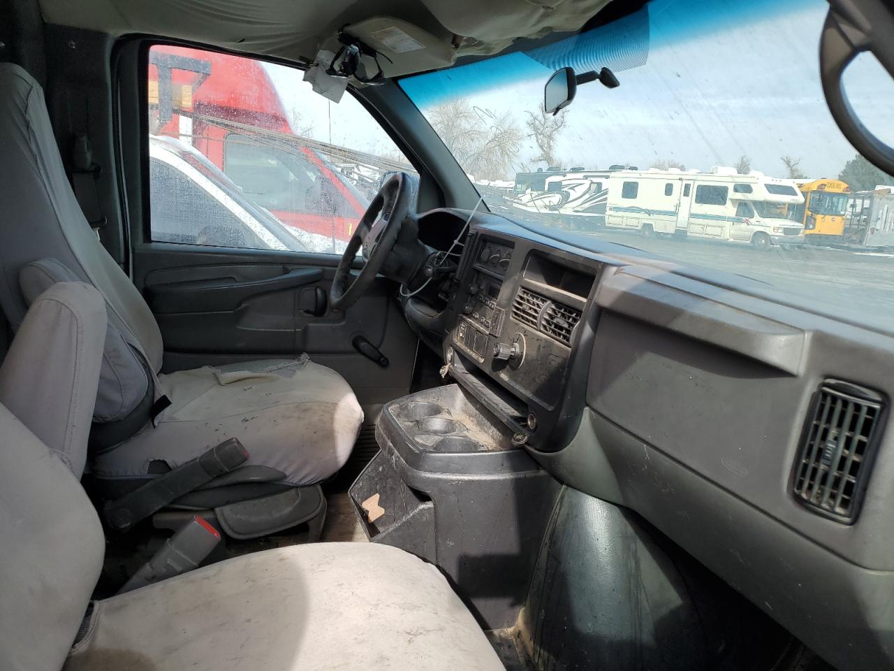 2004 CHEVROLET EXPRESS G3500 - 1GBHG31U941245420