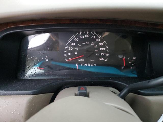1LNHM82W41Y735635 Lincoln Town Car Signature