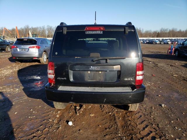 1J8GN28K78W133325 Jeep Liberty