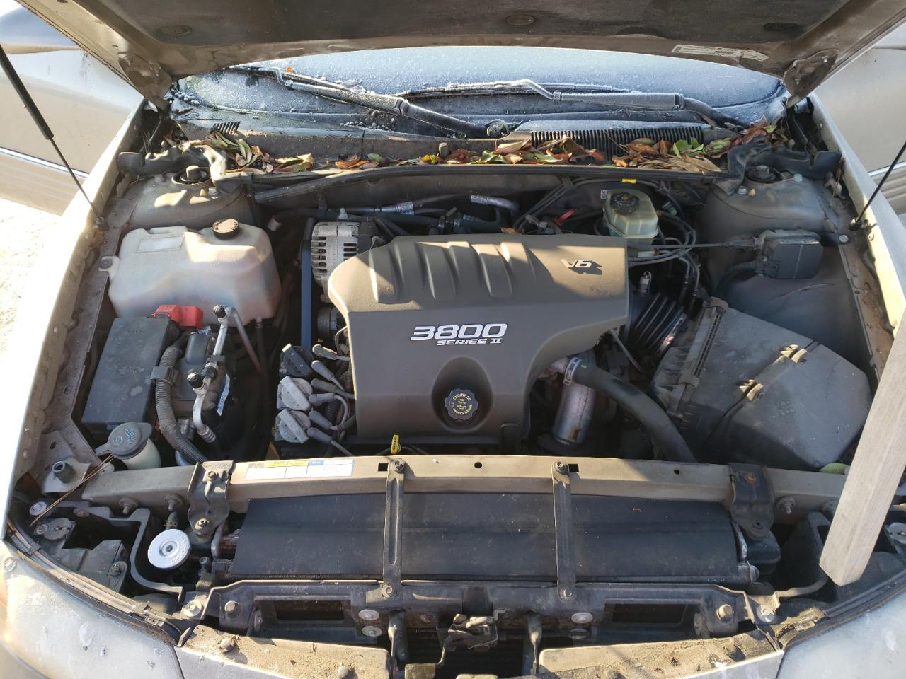 Pontiac Bonneville 2001г.