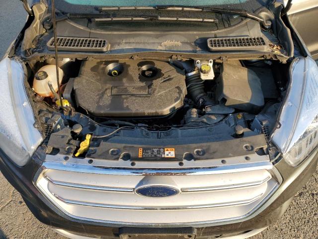 1FMCU0J99KUB28680 Ford Escape Titanium