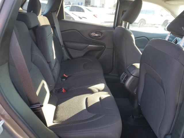 1C4PJLCB0KD242308 Jeep Cherokee Latitude