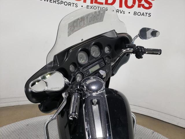 2011 HARLEY-DAVIDSON FLHTCU 1HD1FC415BB610411