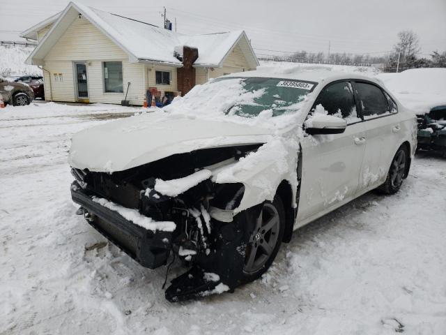 2015 VOLKSWAGEN PASSAT S - 1VWAT7A33FC003346