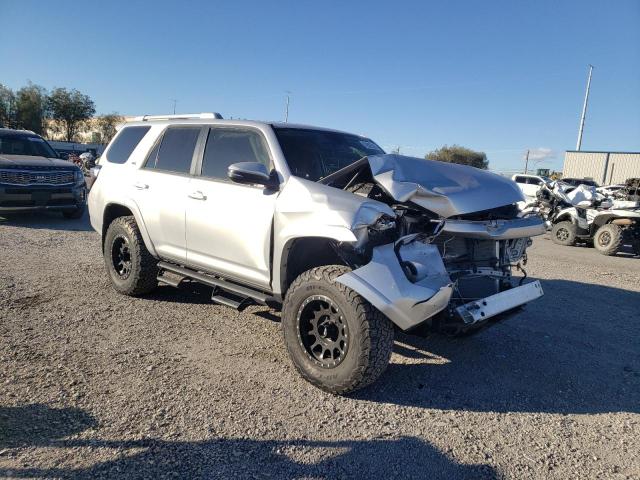 2018 TOYOTA 4RUNNER SR JTEBU5JR3J5587138