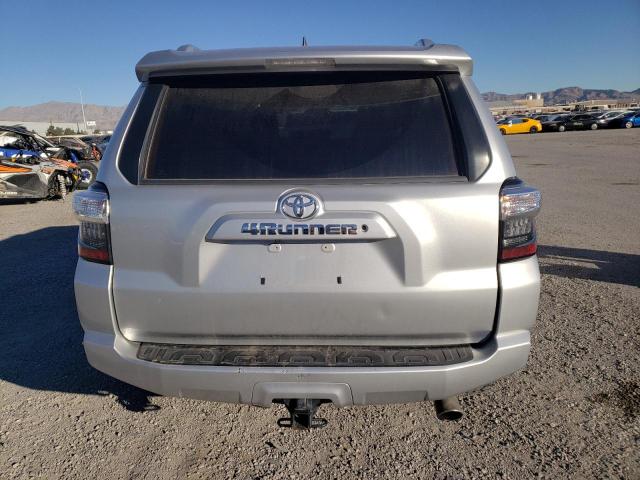 2018 TOYOTA 4RUNNER SR JTEBU5JR3J5587138