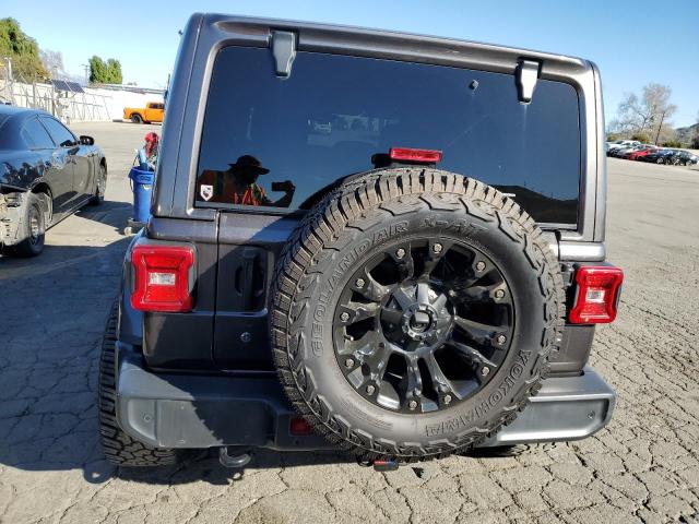 1C4HJXEG7JW121640 Jeep Wrangler Unlimited Sahara