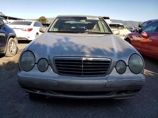 WDBJF65J1YB012180 Mercedes-Benz E 320
