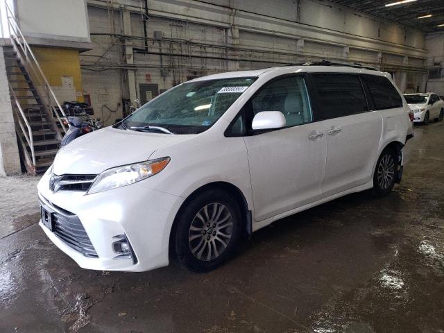 2019 Toyota Sienna XLE