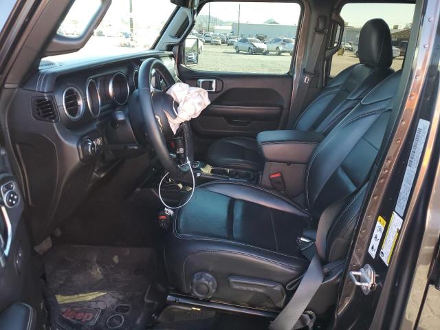 1C4HJXEG7JW121640 Jeep Wrangler Unlimited Sahara