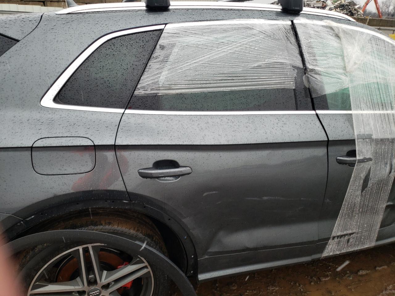 WA1A4AFY3J2103554 2018 Audi Sq5 Premium Plus