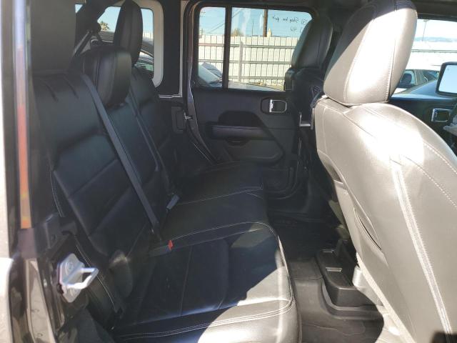 1C4HJXEG7JW121640 Jeep Wrangler Unlimited Sahara