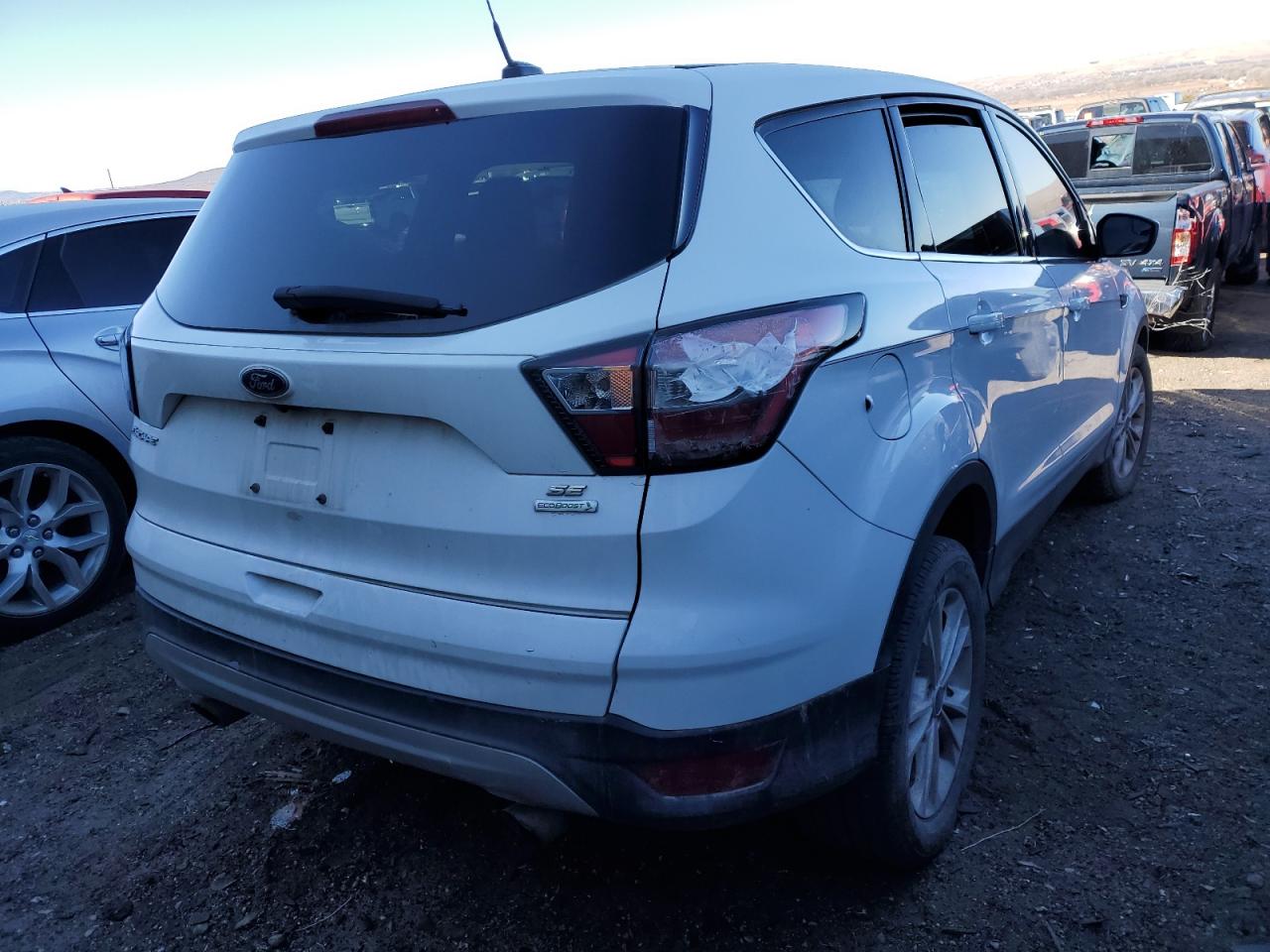 1FMCU0GD5HUB44606 FORD ESCAPE 2017