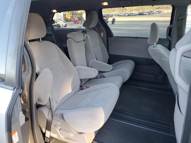 5TDKZ3DCXKS970488 Toyota SIENNA LE