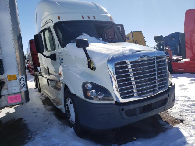 Camiones salvage para piezas a la venta en subasta: 2016 Freightliner Cascadia 125