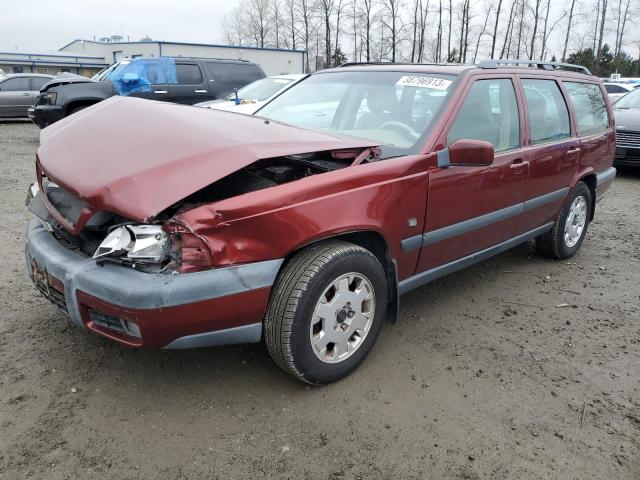 Salvage cars for sale from Copart Arlington, WA: 2000 Volvo V70 XC