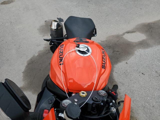 2022 SUZUKI GSX-R600 - JS1GN7FA9N7100888