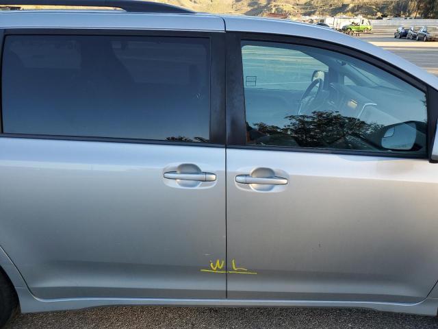 5TDKZ3DCXKS970488 Toyota SIENNA LE