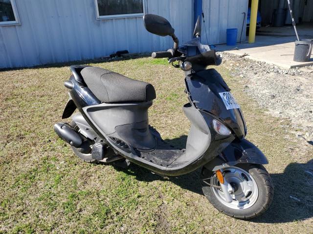 Salvage motorcycles for sale at Tifton, GA auction: 2013 Genuine Scooter Co. Buddy 125
