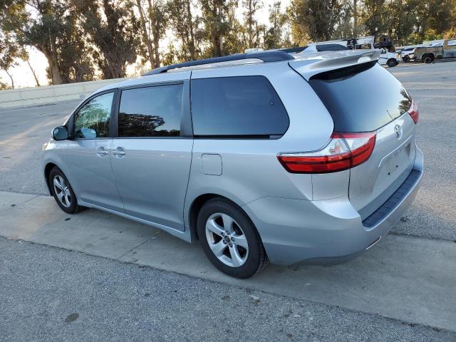 5TDKZ3DCXKS970488 Toyota SIENNA LE