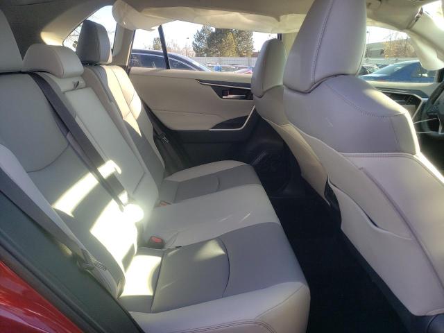 2019 TOYOTA RAV4 XLE P - JTMA1RFV0KD016476
