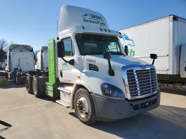 Salvage trucks for sale at Wilmer, TX auction: 2015 Freightliner Cascadia 113