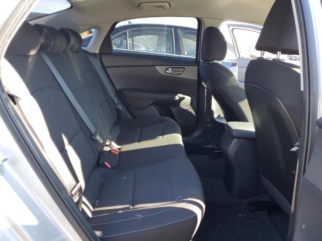 3KPF24AD5ME328587 KIA FORTE FE