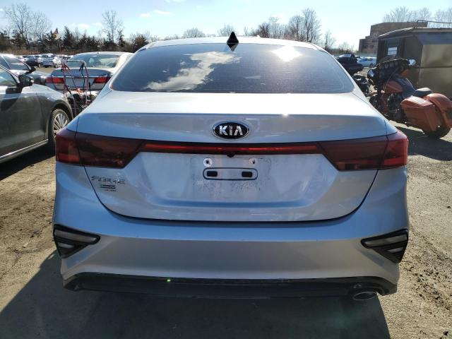 3KPF24AD5ME328587 KIA FORTE FE