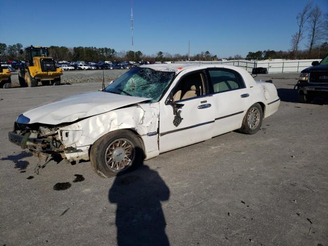 1999 Lincoln Town Car Signature