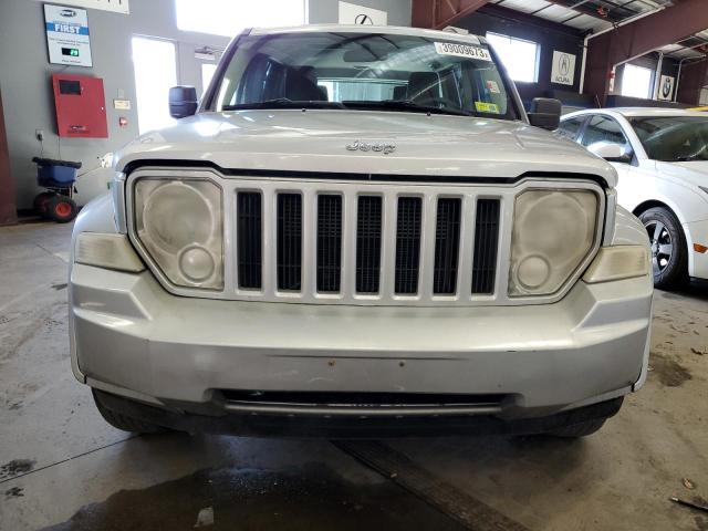 1J8GN28K08W146966 Jeep Liberty