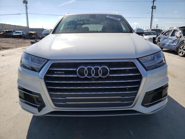 VIN WA1LHAF7XKD046599 2019 Audi Q7, Premium Plus no.5