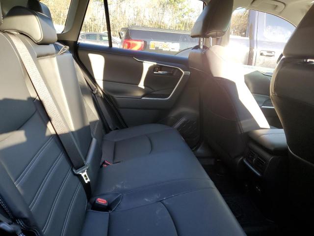 2022 TOYOTA RAV4 XLE P - JTMB6RFV7ND073977