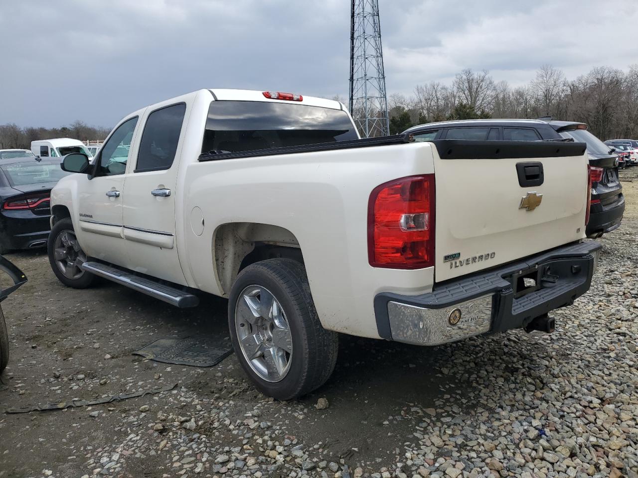 2011 Chevrolet Silverado C1500 Lt VIN: 3GCPCSE03BG321197 Lot: 38751103