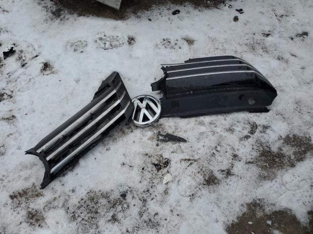 2015 VOLKSWAGEN PASSAT S - 1VWAT7A33FC084557