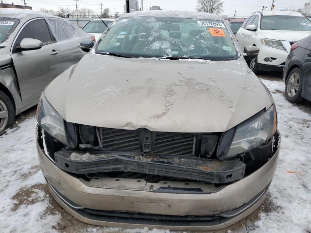 2015 VOLKSWAGEN PASSAT S - 1VWAT7A33FC084557