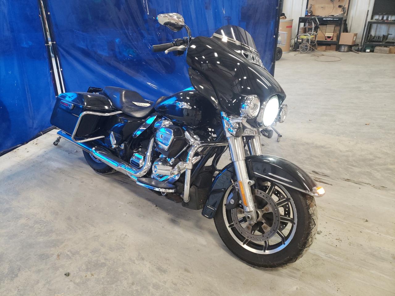 1HD1FMC10JB619894 HARLEY-DAVIDSON FLHTP POLI 2018