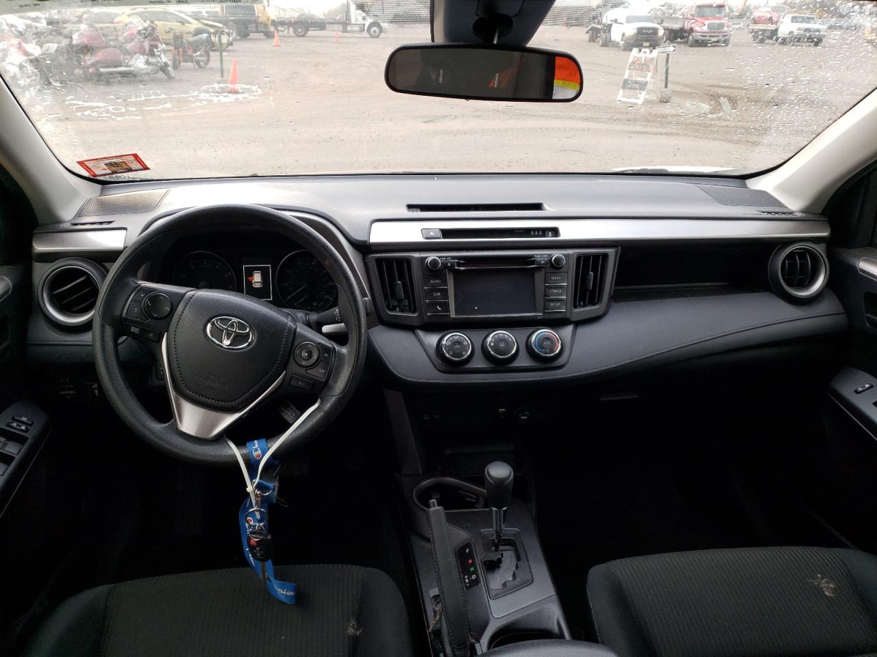 JTMBFREVXHJ710786 2017 Toyota Rav4 Le