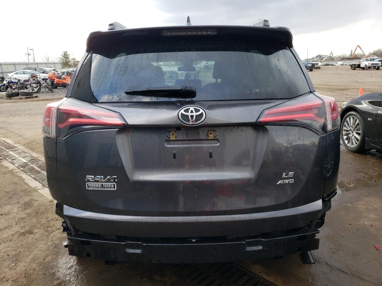 2017 Toyota Rav4 Le VIN: JTMBFREVXHJ710786 Lot: 38320053