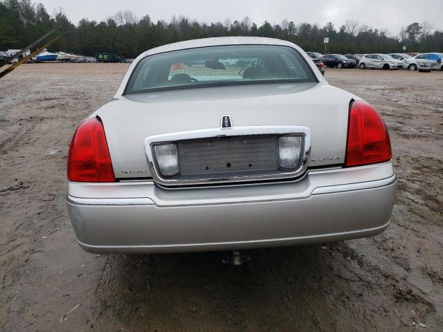 2LNHM82V48X641305 Lincoln TOWNCAR