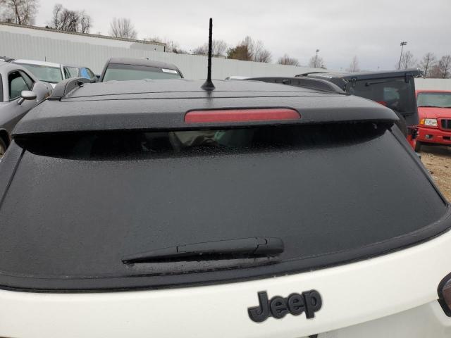 3C4NJCBB8JT408205 Jeep Compass Latitude