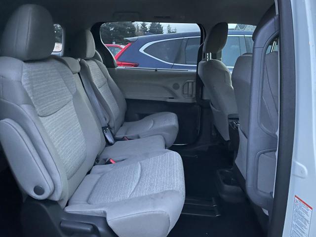 2022 TOYOTA SIENNA LE - 5TDKRKEC5NS111340
