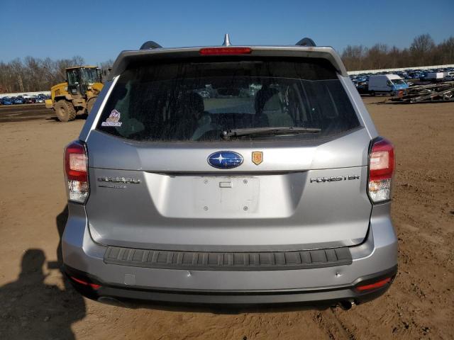 JF2SJAGC0JH575697 Subaru Forester 2.5i Premium