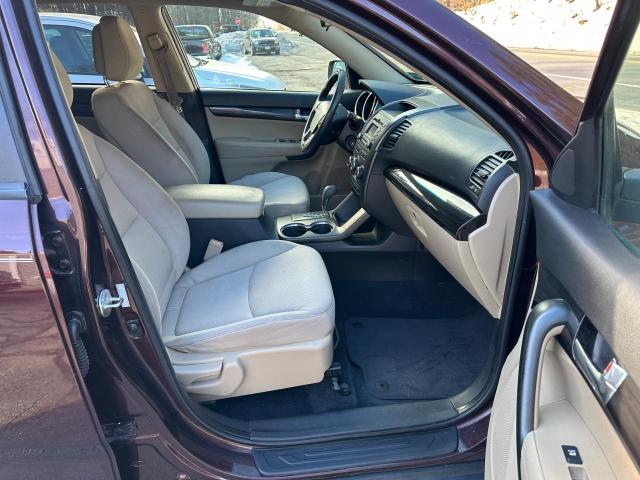5XYKT3A17BG021787 KIA Sorento Base