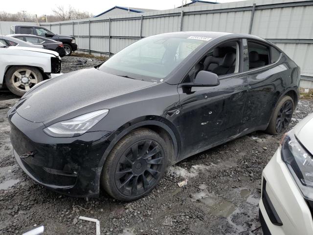 7SAYGDEE8NF387080 Tesla Model Y 