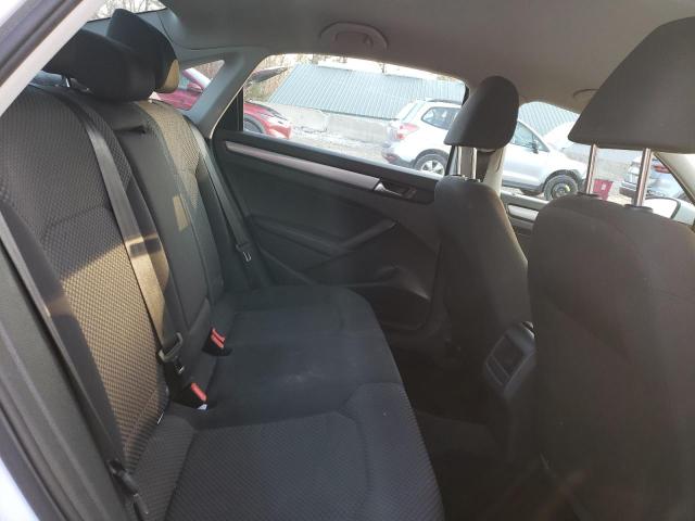 2015 VOLKSWAGEN PASSAT S - 1VWAT7A36FC107653