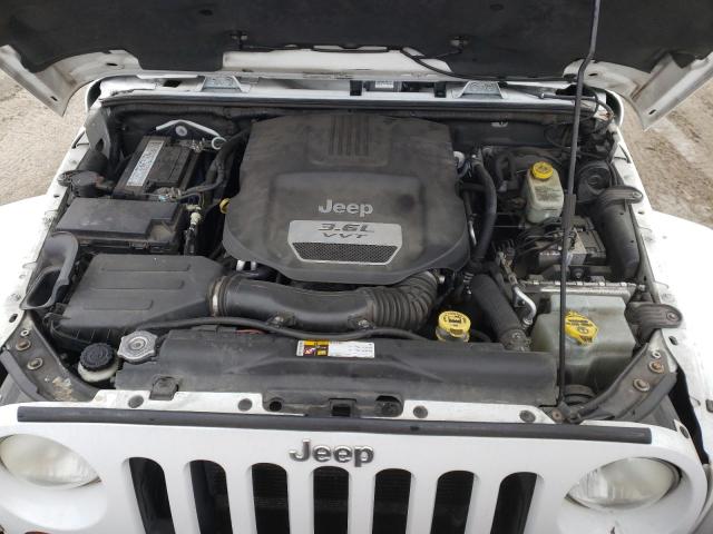 1C4BJWEG4DL671187 Jeep Wrangler Unlimited Sahara