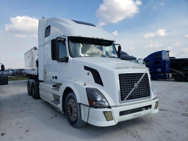 Salvage cars for sale from Copart Miami, FL: 2008 Volvo VN VNL