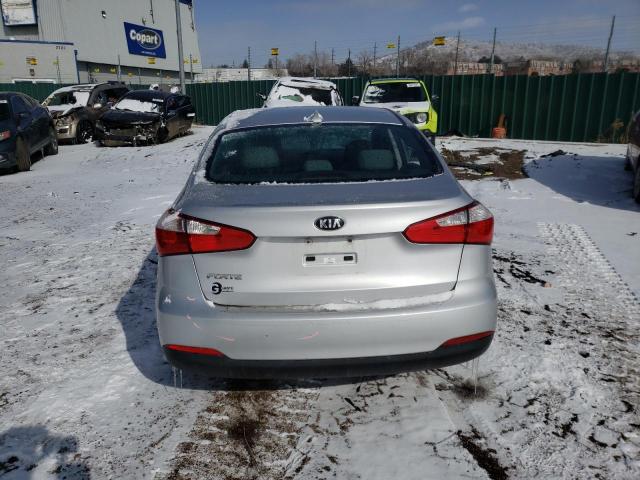 KNAFK4A66G5500057 KIA FORTE LX