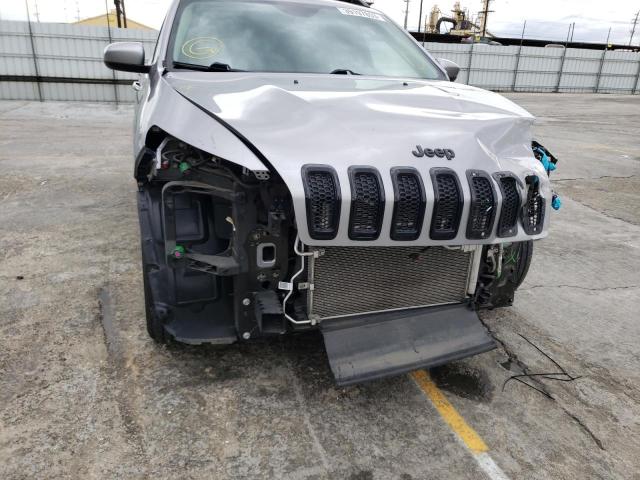 1C4PJLCB3JD556453 Jeep Cherokee Latitude