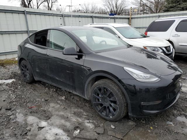 7SAYGDEE8NF387080 Tesla Model Y  4